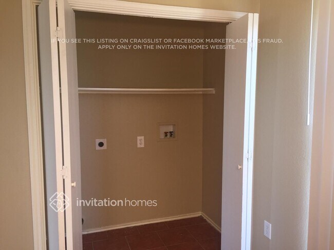 Building Photo - 646 Via Estrella
