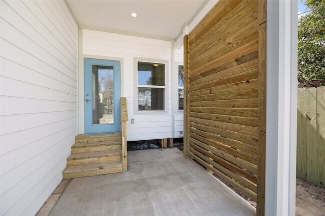 Building Photo - 4710 Ave S