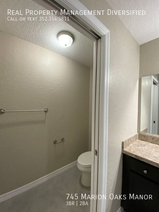 Building Photo - 745 Marion Oaks Manor