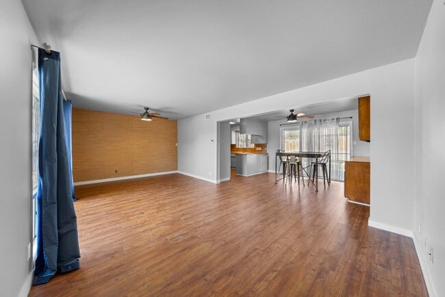 Building Photo - 303 Marquis Ln