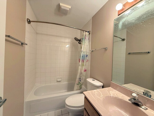 Building Photo - 991 Sweetflower Dr