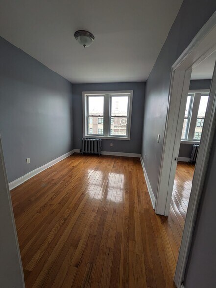 Building Photo - 667 Avenue A
