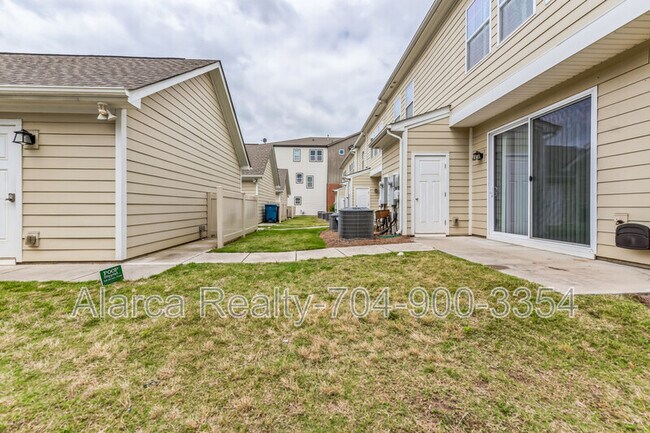 Building Photo - 3246 Moss Ln
