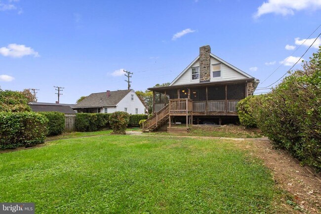 Building Photo - 1141 Ingleside Ave