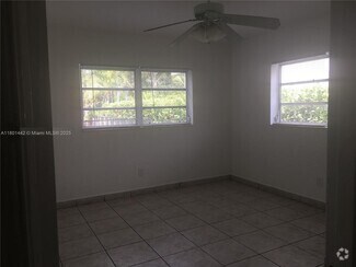Building Photo - 4851 University Dr