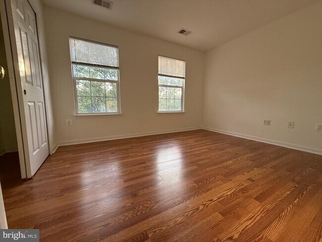 Building Photo - 2427 Dew Meadow Ct