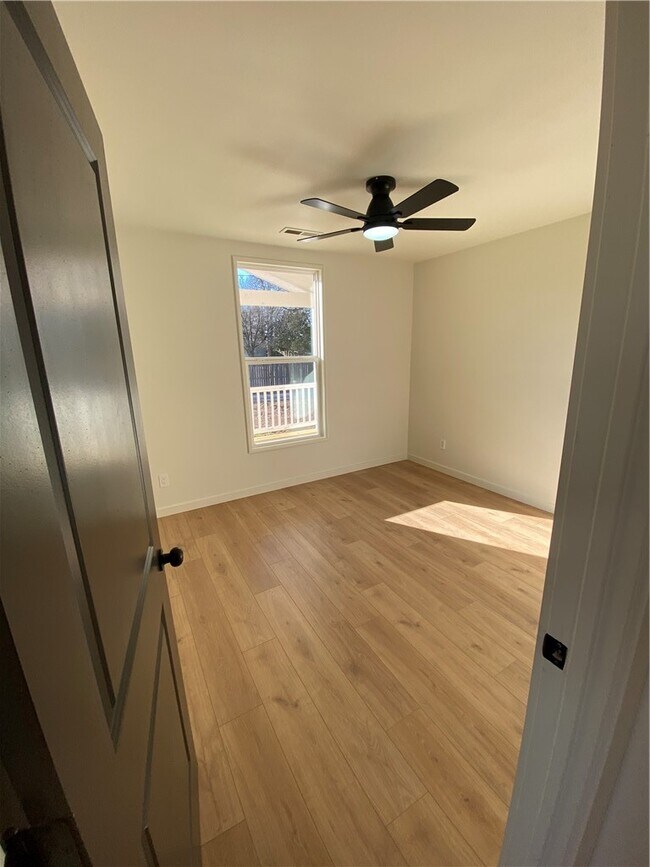 Building Photo - 6668 W Wedington Dr