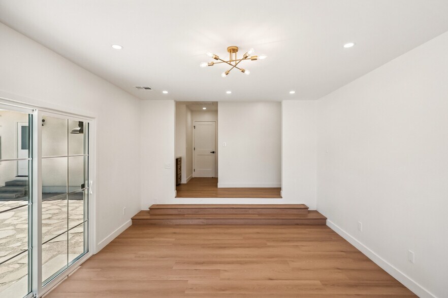Primary Suite | Bedroom #1 - 4702 Kraft Ave