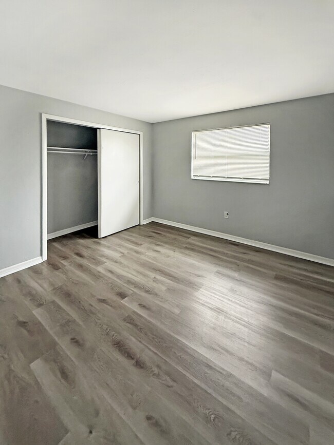 Building Photo - 2505 Hanson St