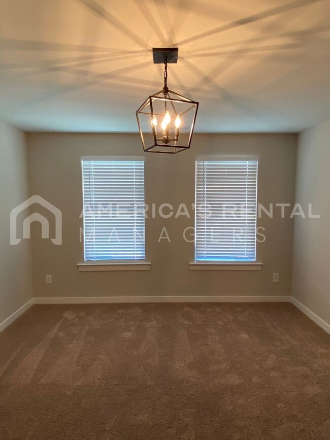 Building Photo - 1225 Brookhaven Dr