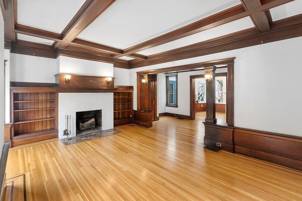 Building Photo - 1075 Broadway