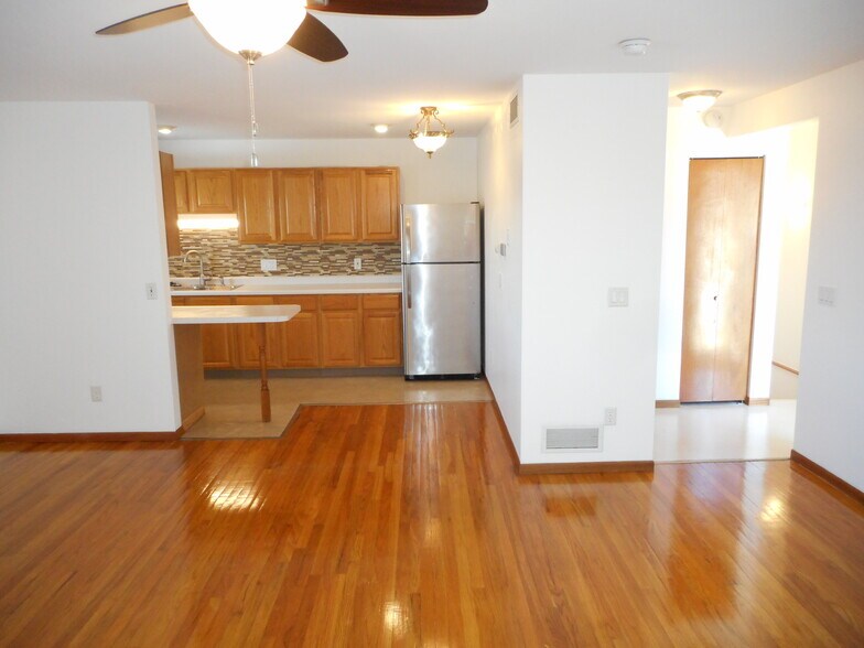 Building Photo - 1809 Reetz Rd