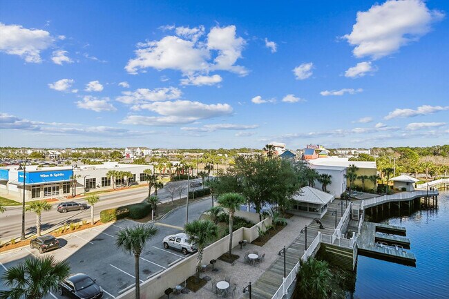 Building Photo - 9800 S Thomas Dr