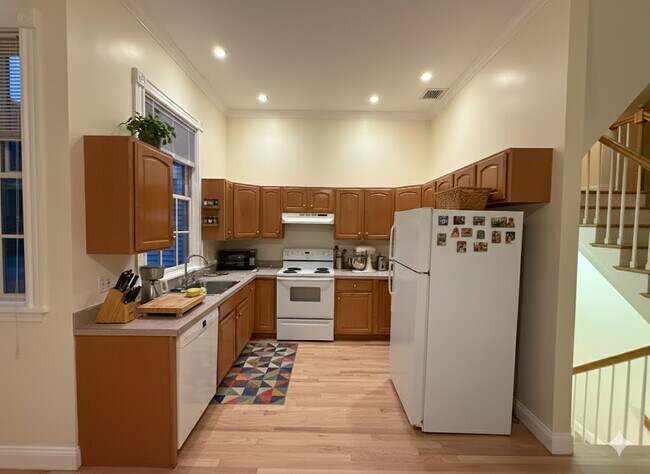 Building Photo - 82 6th St