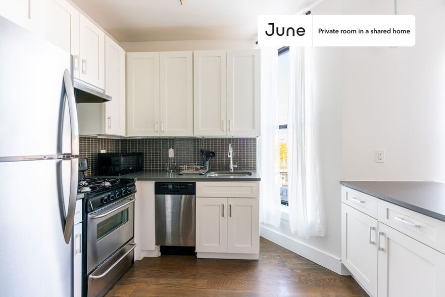 Building Photo - Room in Shared 4 bed/2 bath home in Crown Heights