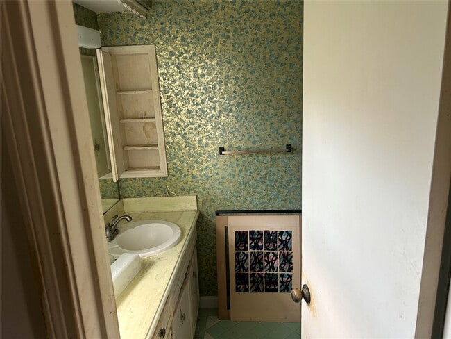 Building Photo - 5203 Pine Arbor Dr