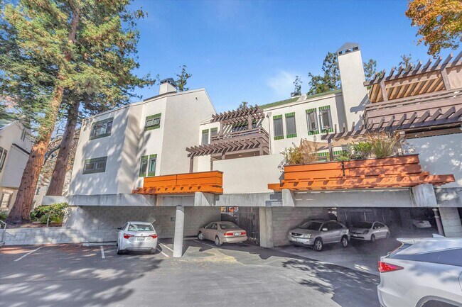 Building Photo - 181 Centre St