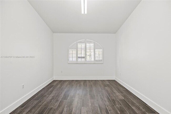 Building Photo - 20936 NE 37th Ave