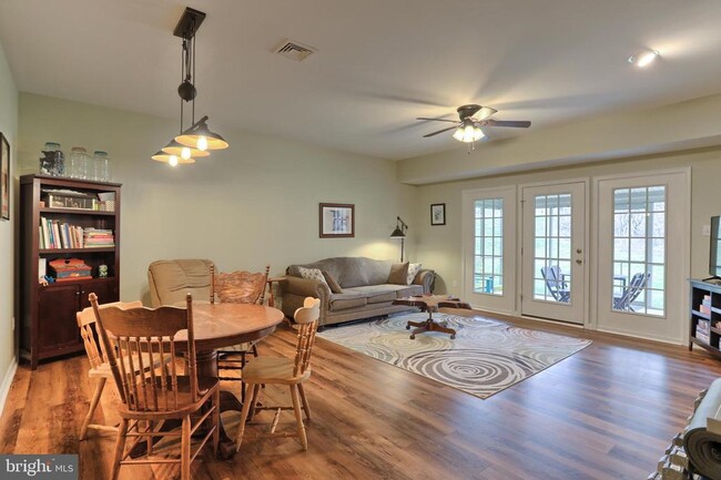 Building Photo - 2075 Deer Run Dr
