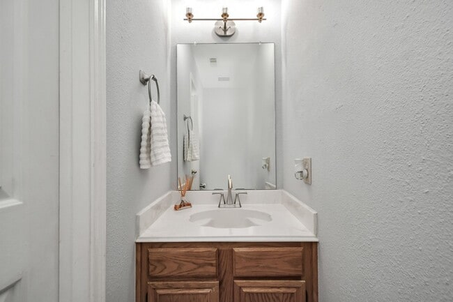 Building Photo - 2707 Blue Mist Dr