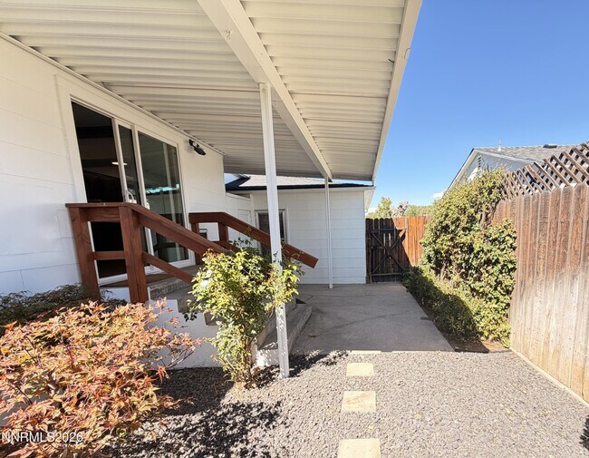 Building Photo - 751 Balzar Cir