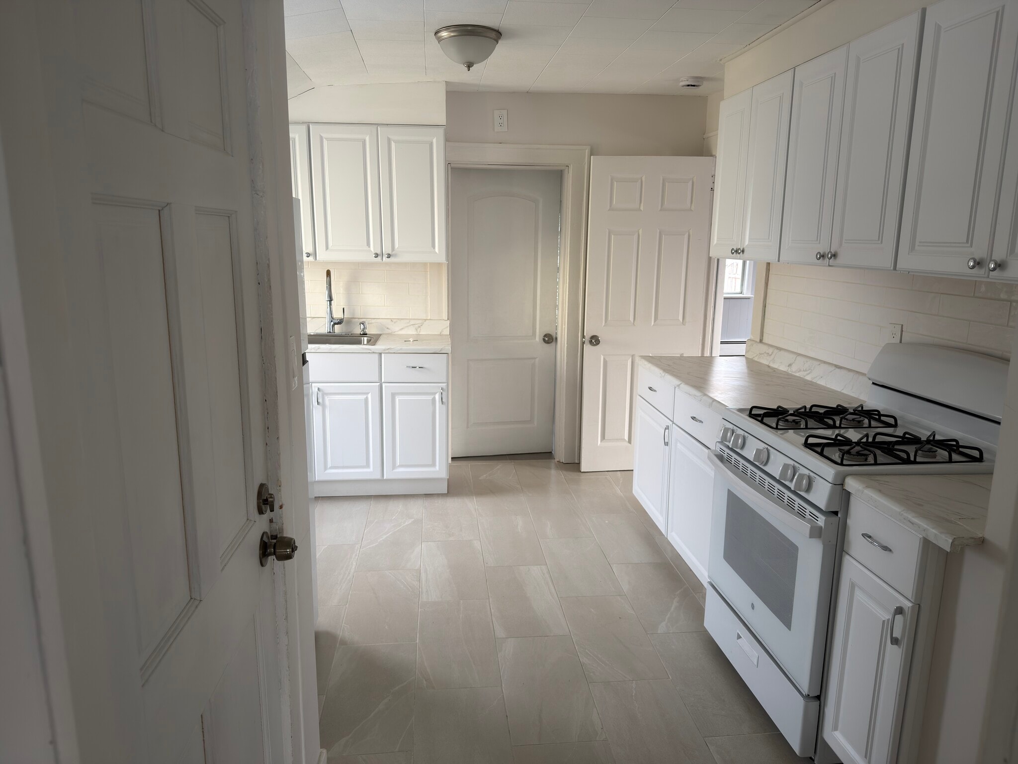 Building Photo - 462 Jackson Ave