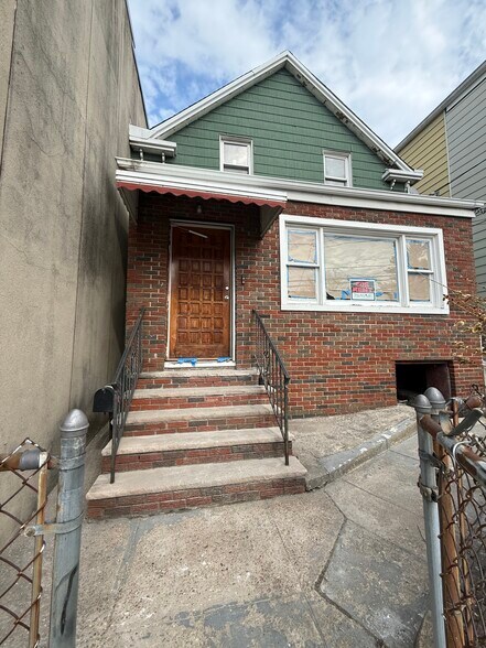 Building Photo - 76 Greenville Ave