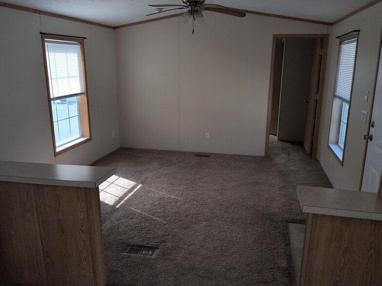 Building Photo - 27 Krista Ln