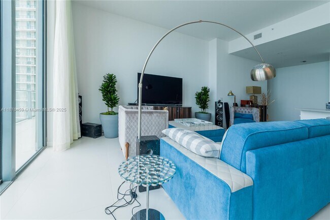 Building Photo - 501 NE 31st St