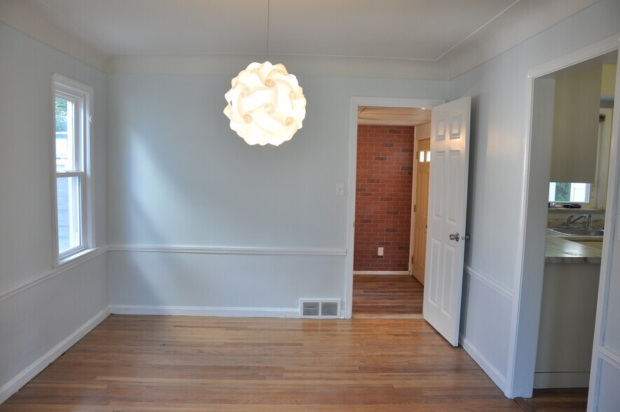 Building Photo - 4302 Silsby Rd