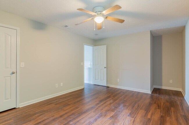 Building Photo - 752 Holland Ridge Dr