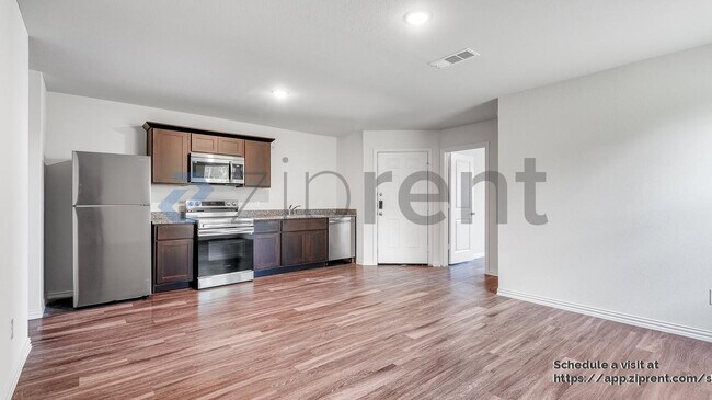 Building Photo - 9836 Lanewell St