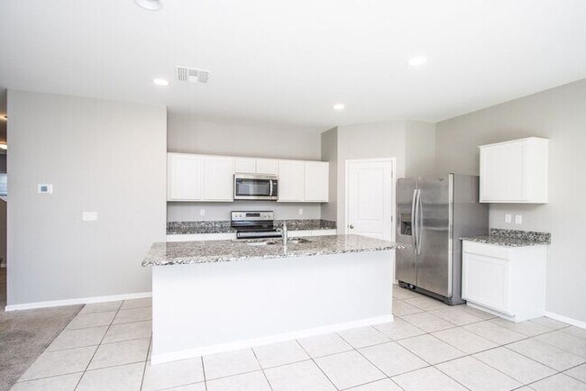 Building Photo - Home at Mission Royal Resort Living Community! 5bd 3ba 2688sqft!