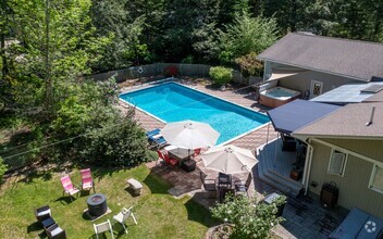 Building Photo - 19 Brookside Dr