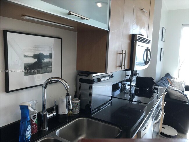 Building Photo - 60 SW 13th St