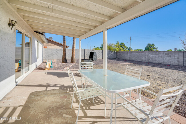 Building Photo - 9819 N 67th Dr