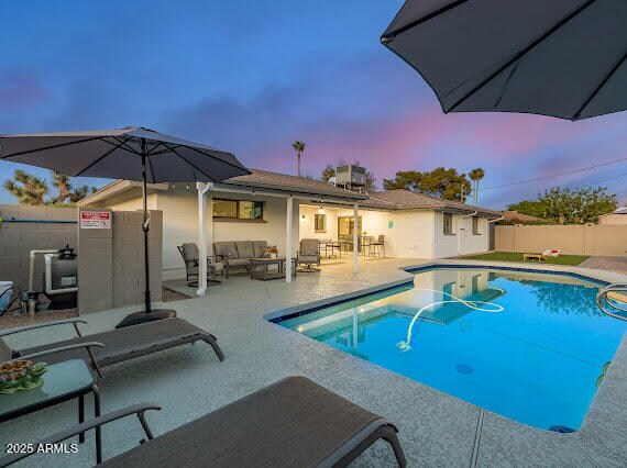 Building Photo - 1101 E Balboa Dr
