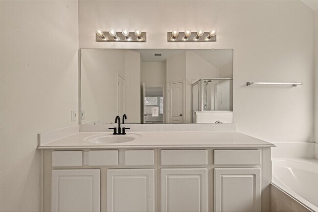 Building Photo - 9202 Sorrell Hollow Ln