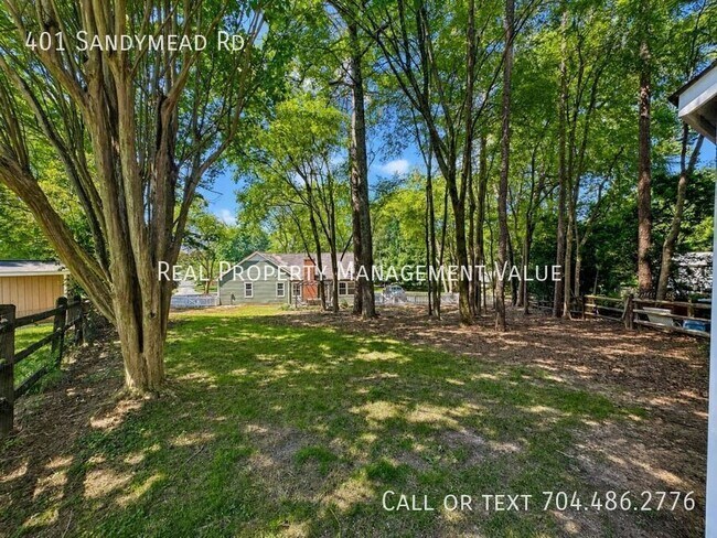 Building Photo - 401 Sandymead Rd