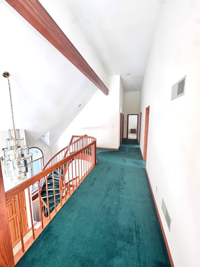 Building Photo - GRAND FIVE BEDROOM HOME