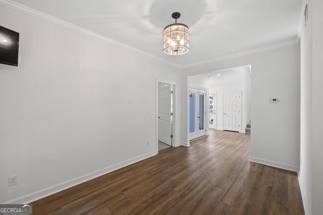 Building Photo - 1410 Club Dr