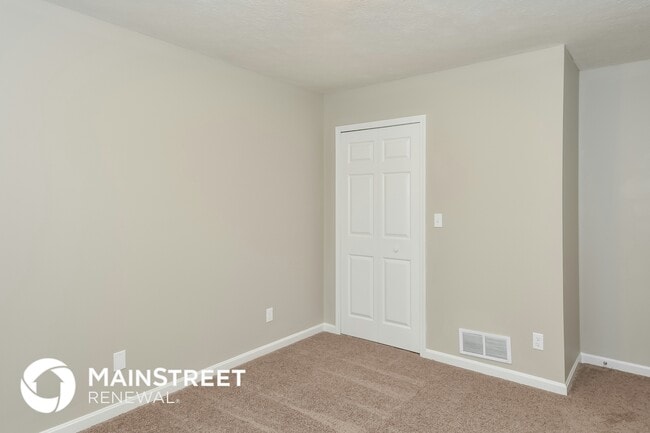 Building Photo - 5613 Ree Dr