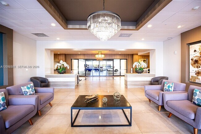 Building Photo - 3701 N Country Club Dr