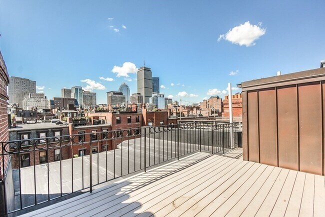 Building Photo - 275 Beacon St