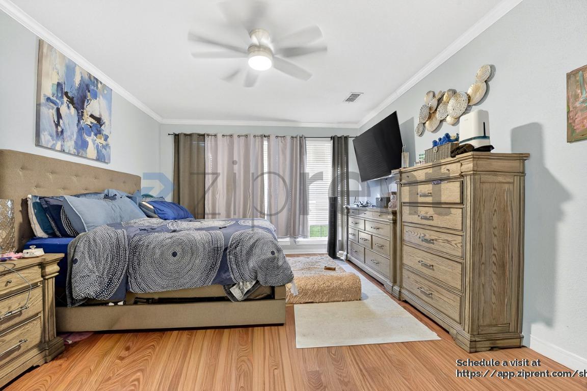 Building Photo - 6501 Amesbury Ln