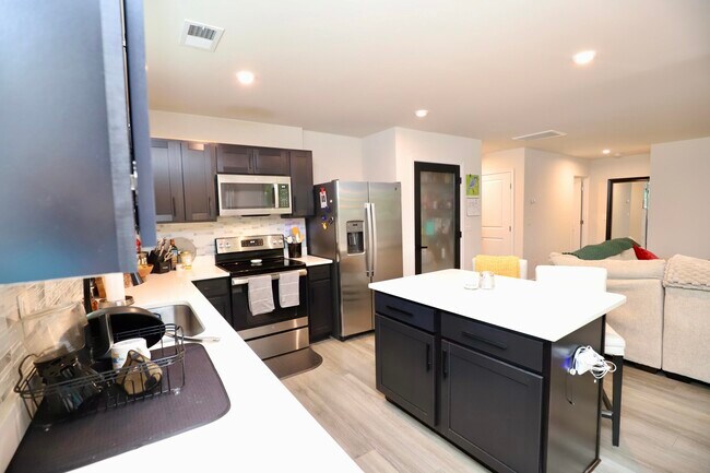 Building Photo - 1029 Bermuda Cedar Ln