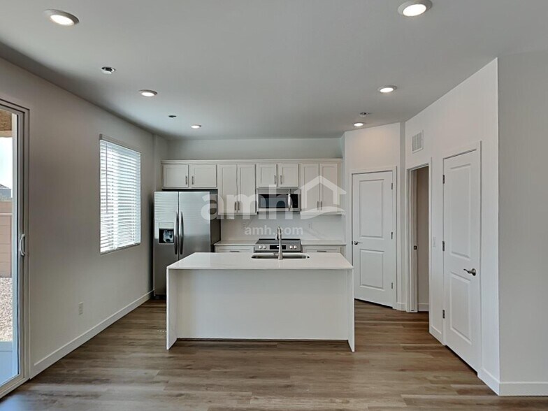 Building Photo - 9714 N Rancho Lozano