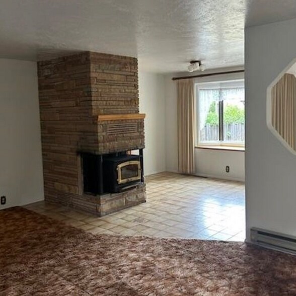 Building Photo - 109 N Washington Dr