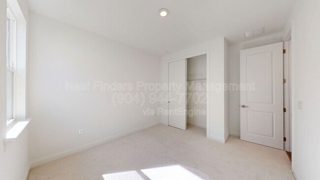 Building Photo - 156 Latham Dr