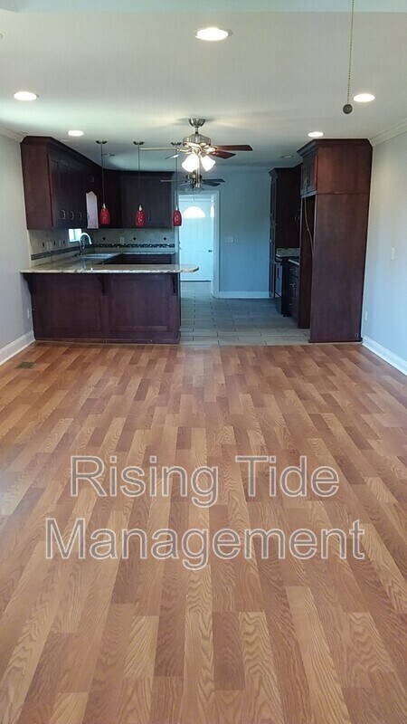 Building Photo - 5129 Highland Ave